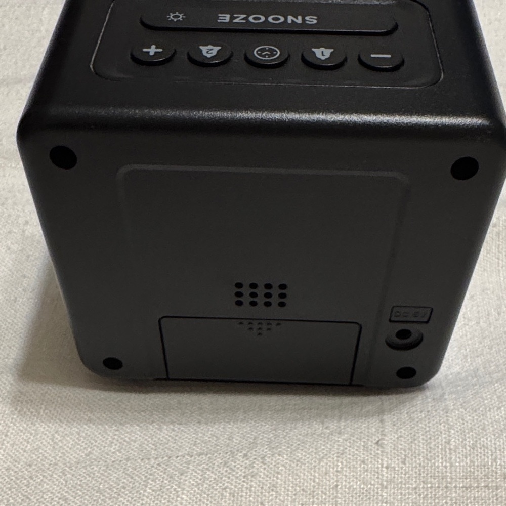 ⏰ Capello Black Digital Alarm Clock with USB Port - Picture 5 of 9